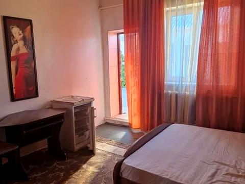 будинок за адресою Одеса, Яновського Юрія вул., 10