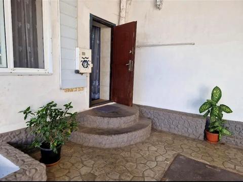 будинок за адресою Одеса, Яновського Юрія вул., 10