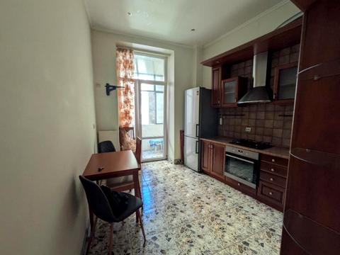 квартира за адресою Леся Мартовича вул., 10