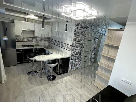 квартира по адресу Юбилейный просп. (50-летия ВЛКСМ), 76