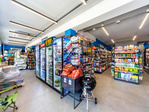 комерційна за адресою Київська вул., 11