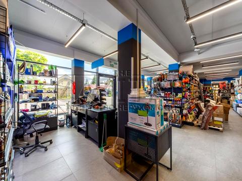 комерційна за адресою Київська вул., 11