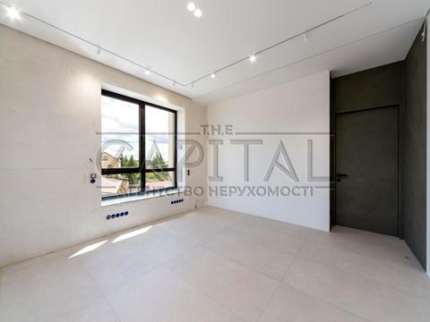 комерційна за адресою Київська вул., 11