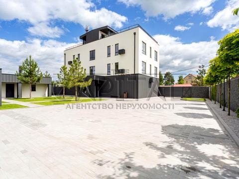 комерційна за адресою Київська вул., 11