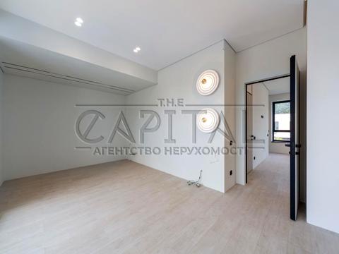 комерційна за адресою Київська вул., 11