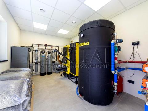 комерційна за адресою Київська вул., 11