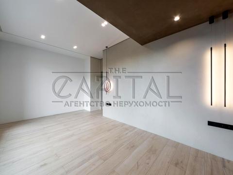 комерційна за адресою Київська вул., 11