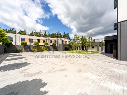 комерційна за адресою Київська вул., 11