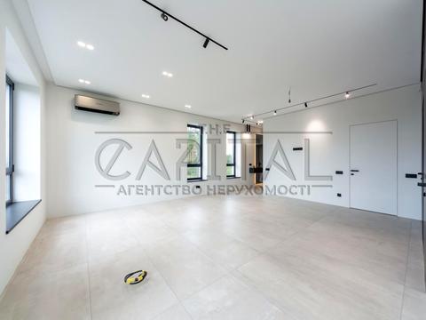 комерційна за адресою Київська вул., 11