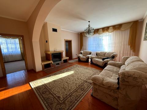 будинок за адресою Головна, 111