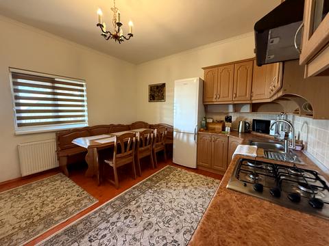 будинок за адресою Головна, 111