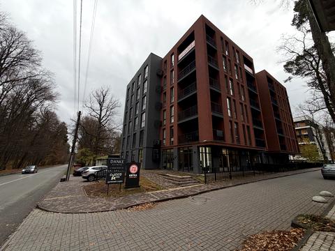 паркомісце за адресою Курортний проїзд, 1