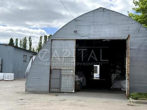 комерційна за адресою Малинська вул., 20