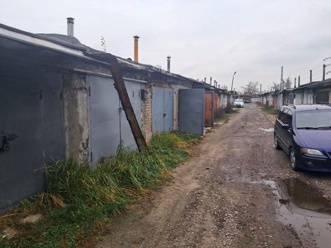 паркомісце за адресою Лугова вул., 15а