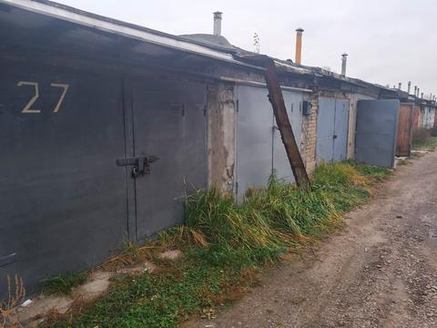 паркомісце за адресою Лугова вул., 15а