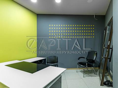 комерційна за адресою Світла вул., 3 к2