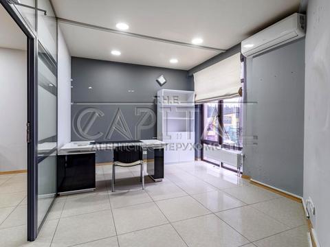 комерційна за адресою Світла вул., 3 к2