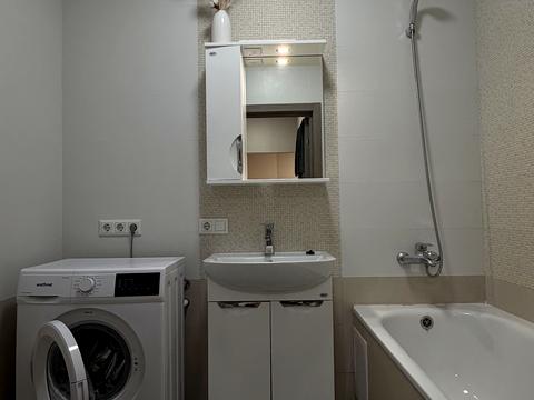 квартира за адресою Салютна вул., 2а