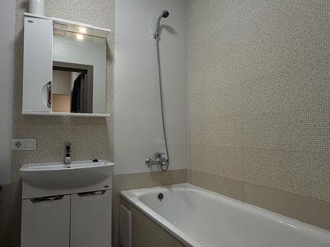 квартира за адресою Салютна вул., 2а