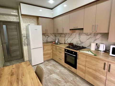 квартира за адресою В'ячеслава Чорновола вул., 14