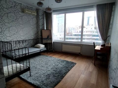 квартира за адресою Літературна вул., 1а