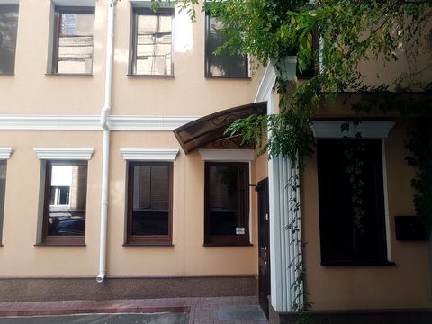 комерційна за адресою Прорізна вул., 14