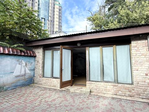 коммерческая по адресу Узкий пер., 6