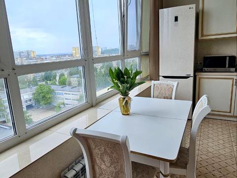 квартира за адресою Любарського пров. (Білостоцького), 4