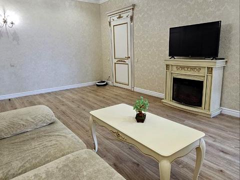 квартира за адресою Любарського пров. (Білостоцького), 4