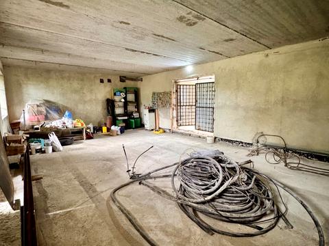 комерційна за адресою Дем'янів Лаз вул., 24