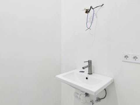 комерційна за адресою Українська вул., 1-Б/1