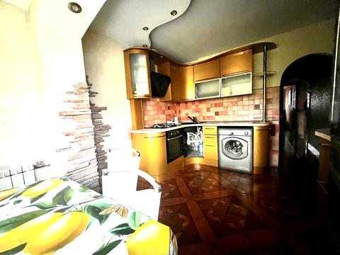 квартира за адресою Оболонська пл. (Дружби Народів СРСР), 1