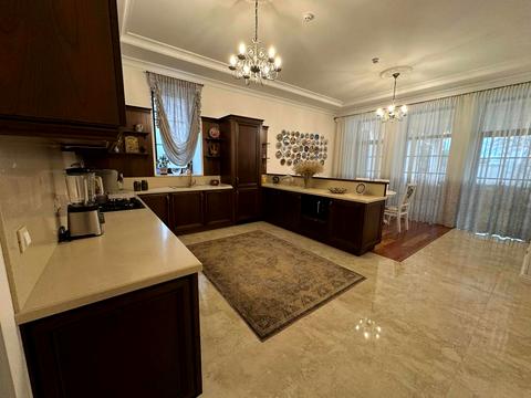 будинок за адресою Зої Космодем'янської, 1/12