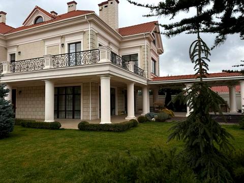 будинок за адресою Зої Космодем'янської, 1/12