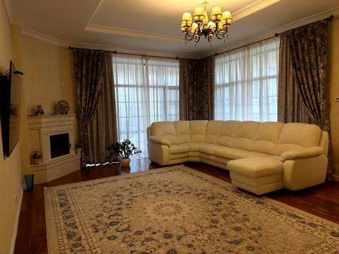 будинок за адресою Зої Космодем'янської, 1/12