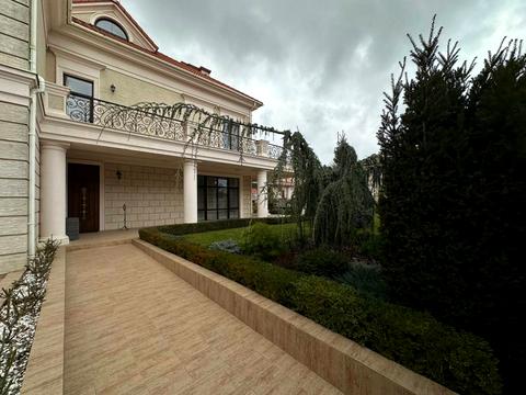 будинок за адресою Зої Космодем'янської, 1/12