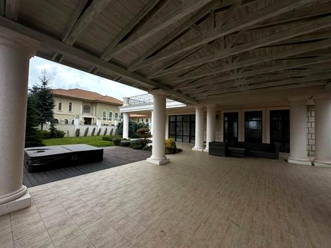 будинок за адресою Зої Космодем'янської, 1/12