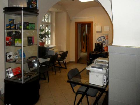 комерційна за адресою Модеста Менцинського вул., 5