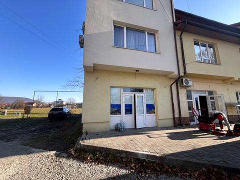 комерційна за адресою Небесної Сотні вул. (Руднєва), 32