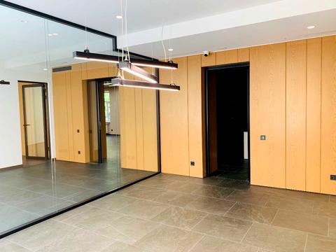 комерційна за адресою Євгена Гуцала пров. (Кутузова), 3