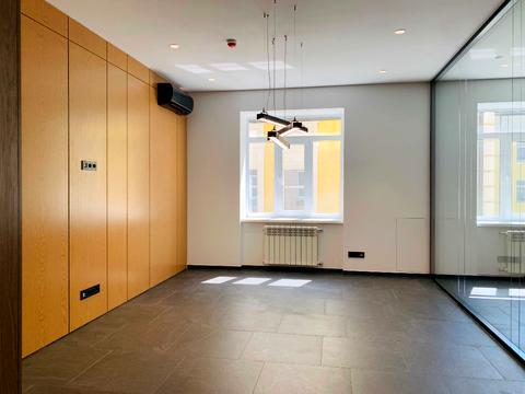 комерційна за адресою Євгена Гуцала пров. (Кутузова), 3