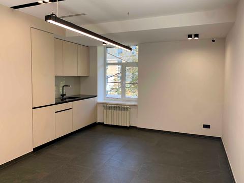 комерційна за адресою Євгена Гуцала пров. (Кутузова), 3