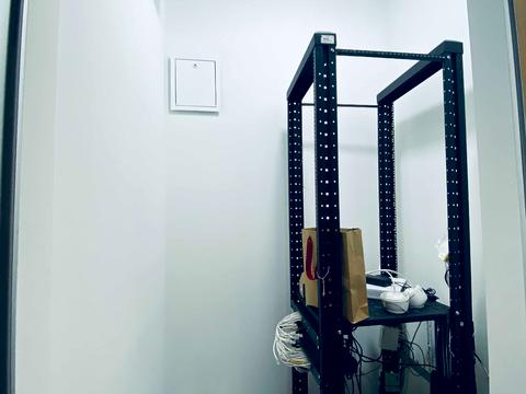 комерційна за адресою Євгена Гуцала пров. (Кутузова), 3