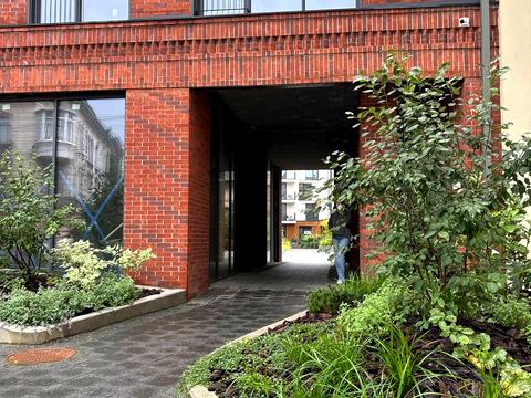 комерційна за адресою Замарстинівська вул. (Калініна), 40