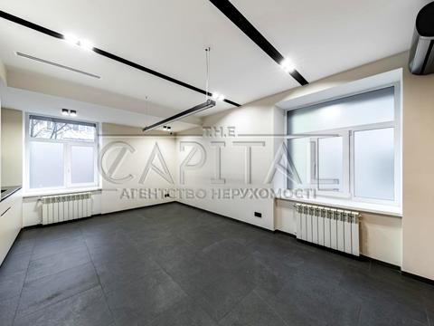 комерційна за адресою Євгена Гуцала пров. (Кутузова), 3