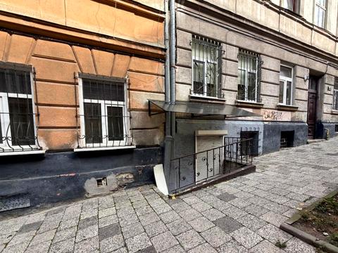 комерційна за адресою Сєченова Івана, 11