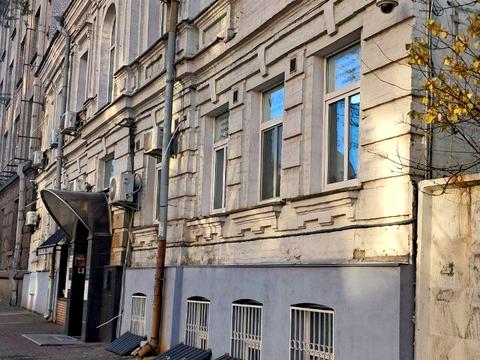 комерційна за адресою Київ, Саксаганського вул., 143