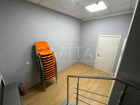 комерційна за адресою Володимирська вул., 49