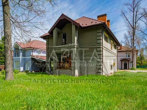 дом по адресу вул. Дачна, 1