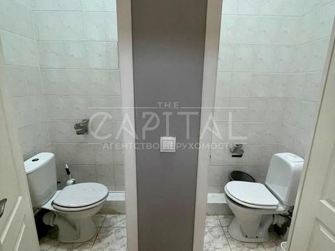 комерційна за адресою Володимирська вул., 49